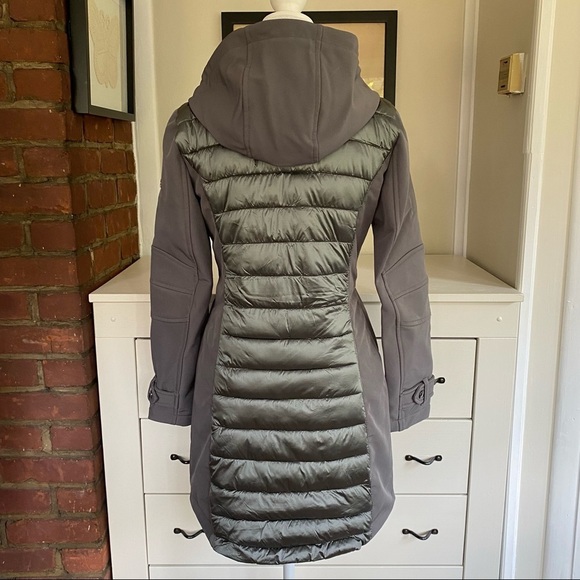 BCBGENERATION Water-Resistant Hooded Softshell Long Puffer Jacket - Picture 12 of 16